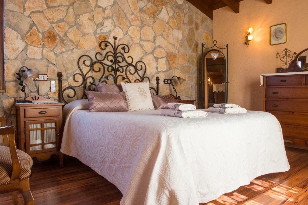 Alzina Villa: Tranquil Bunyola Retreat with Pool near Palma Exterior photo